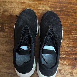 Saysh Women's Black Sneakers